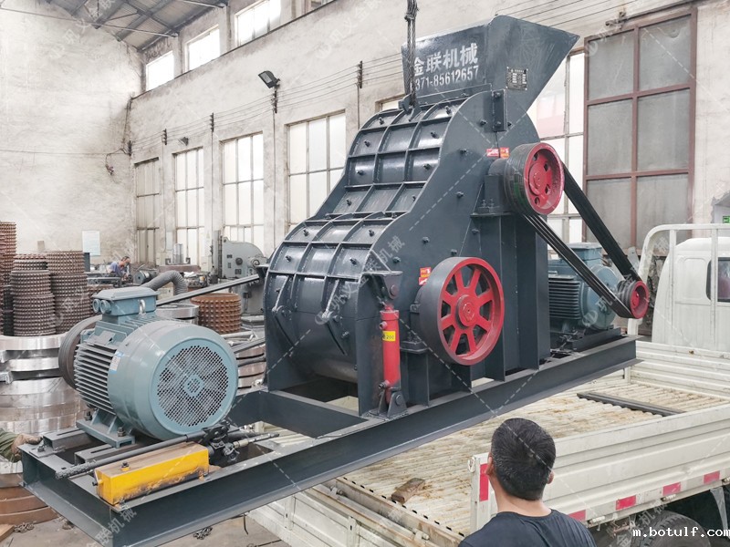 SCF800*800双级粉碎机两台发往广西南宁破碎铁矿