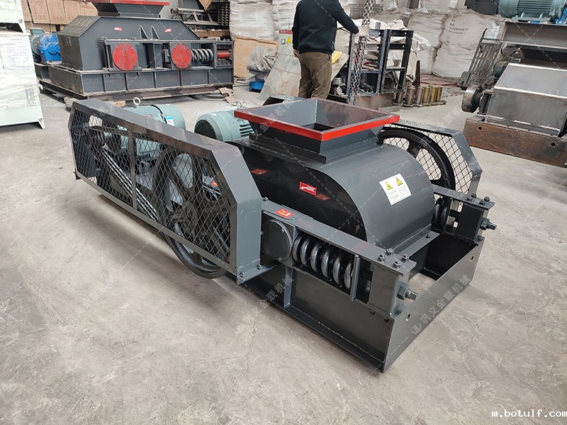 2PGC400X400双齿辊破碎机发往新疆伊犁破碎煤