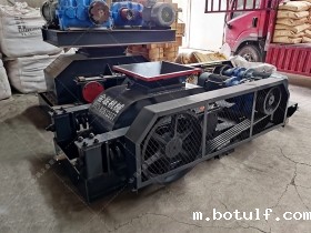 小型对辊破碎机和双齿辊破碎机发往河南登封破碎保温陶瓷
