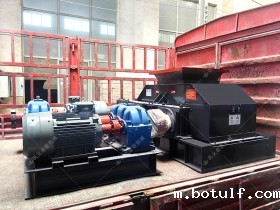 2PG86型弹簧式对辊制砂机设备发往浙江