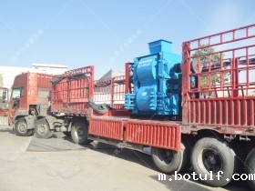 4PG0806中型四辊破碎机发往广西南宁破碎铁矿石