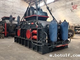 2PG1208液压直连式对辊破碎机发货图片