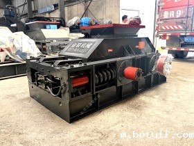 2PG800x600对辊破碎机发往贵州贵阳破碎鹅卵石