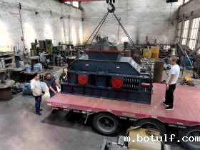 1200x800大型直连式对辊制砂机发货图片