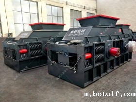 1500x1000超大型弹簧式对辊破碎机发往陕西