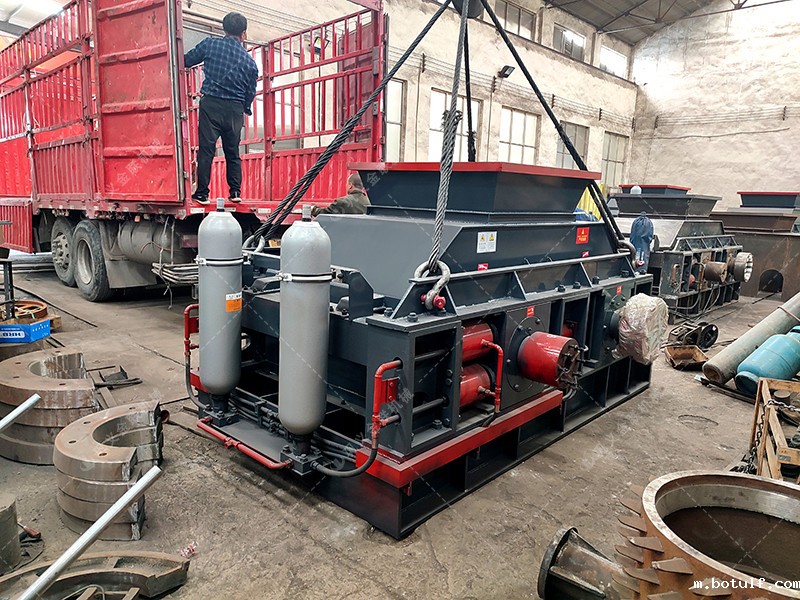 1208大型液压对辊破碎机-对辊式制砂机发货图片