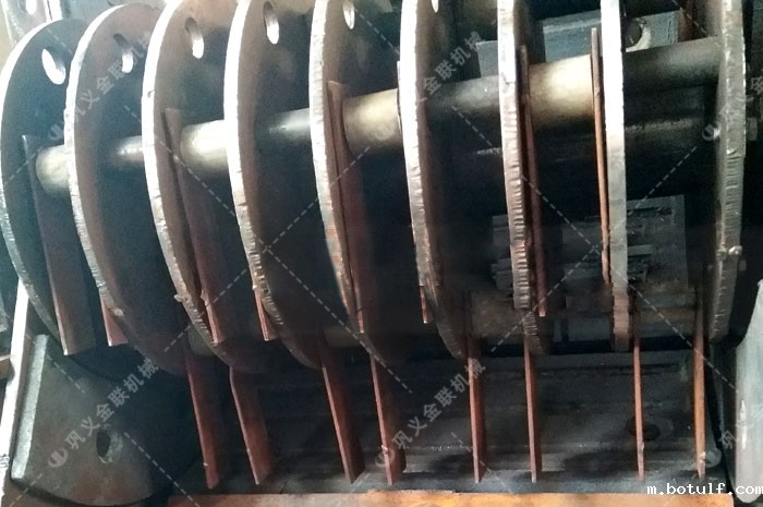 双级粉碎机-双级无筛底粉碎机-小型双级破碎机-工作原理-图片-视频及型号参数