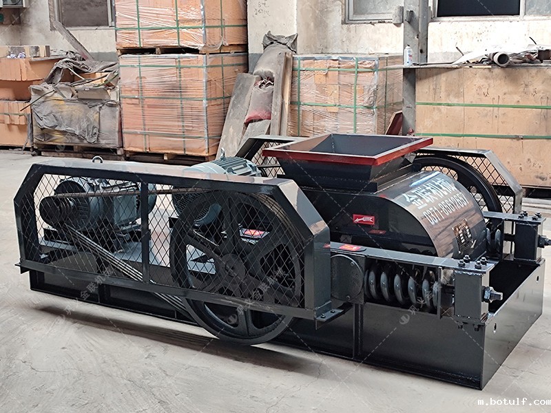 双齿辊破碎机，如何解决大块物料破碎的困扰？