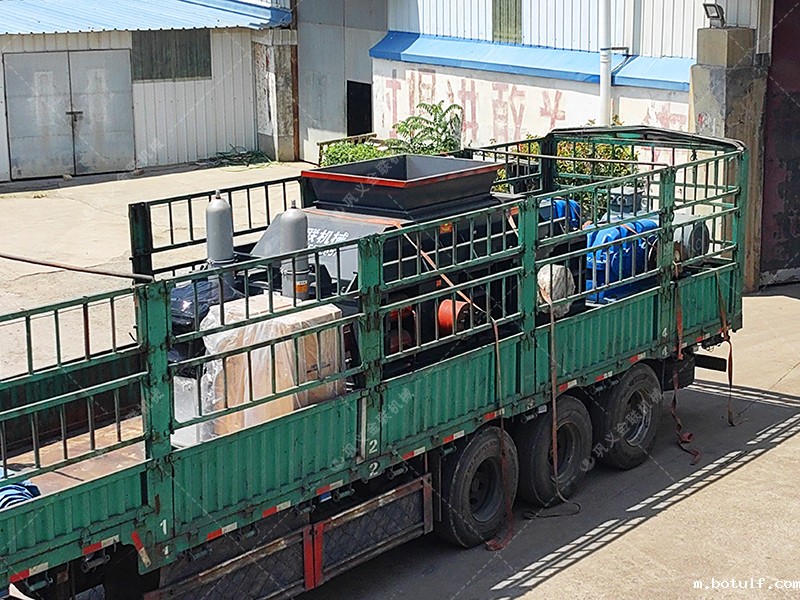 液压式对辊制砂机 VS 冲击式制砂机：哪种更适合您的生产线?